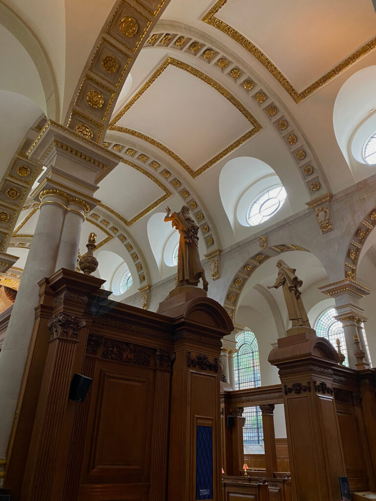 carved saints in the nave of St Bride's